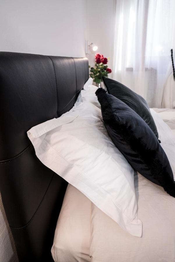 B&B El Duche เอมโปลี ภายนอก รูปภาพ