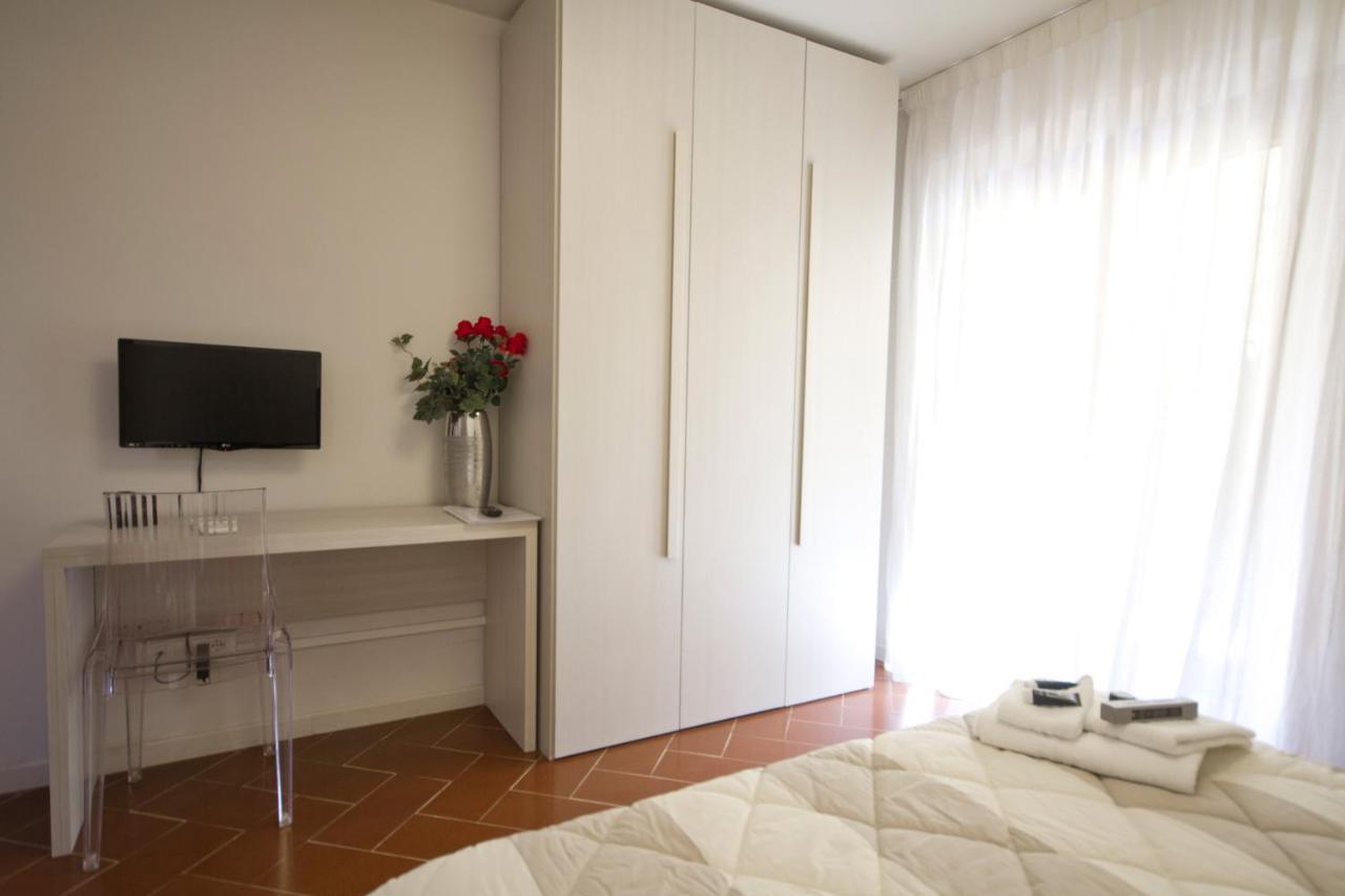 B&B El Duche เอมโปลี ภายนอก รูปภาพ