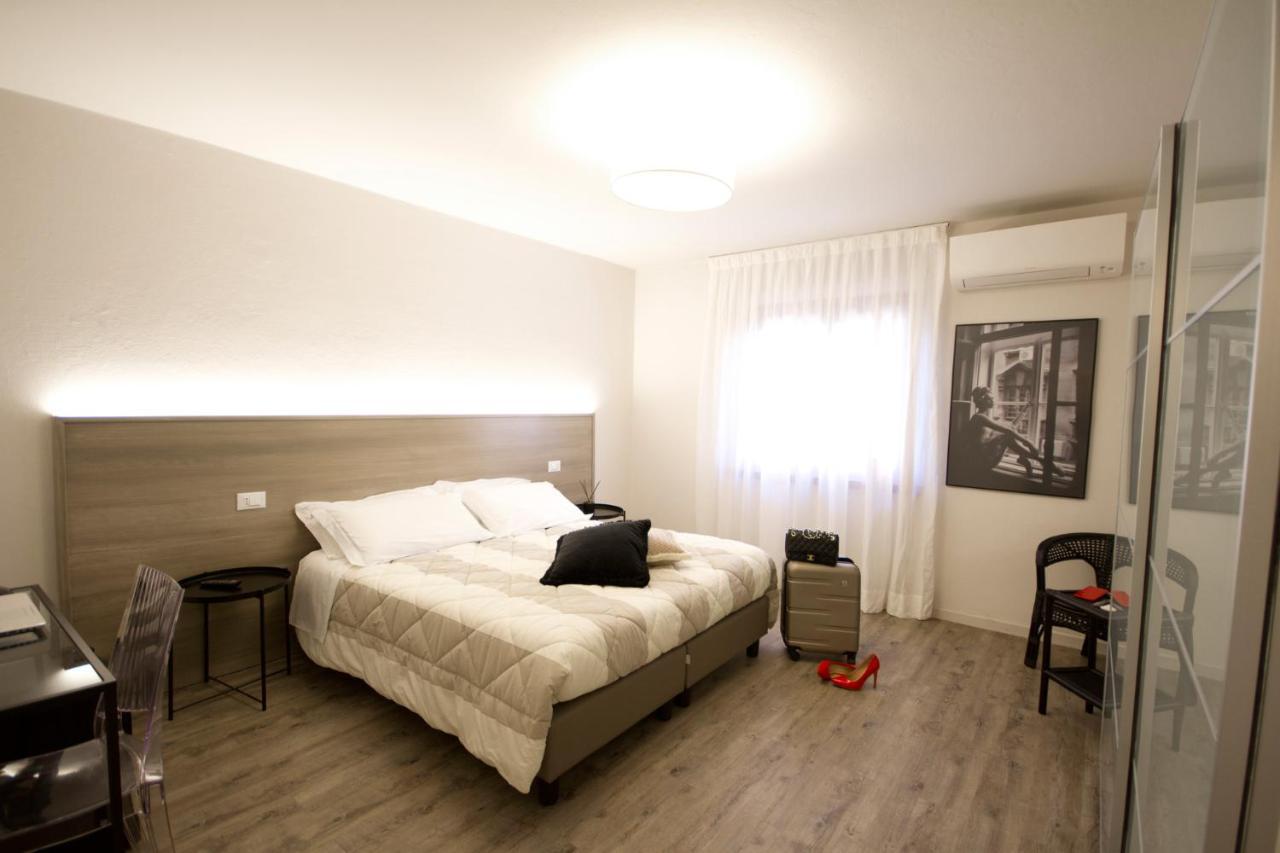 B&B El Duche เอมโปลี ภายนอก รูปภาพ